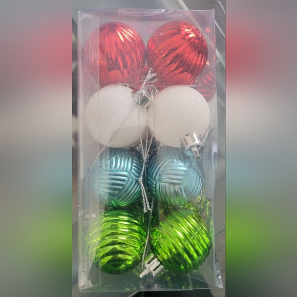 NWOT Valery Madelyn 1.6 Small Tree Ornaments - Picture 2 of 4